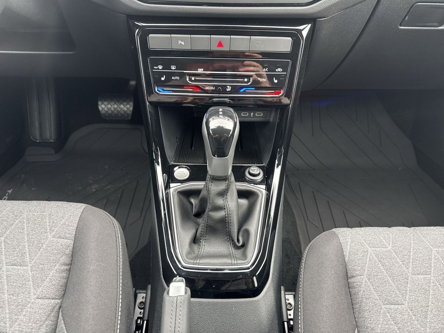 Volkswagen T-Cross 1.0 TSI DSG Life Digitales Cockpit LED B foto 25