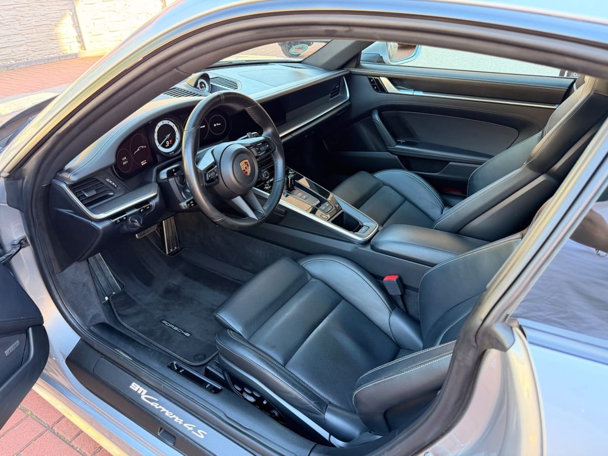 Porsche 992 Carrera 4 S SPORT-DESIGN PAKET+ABGASANLAGE foto 18