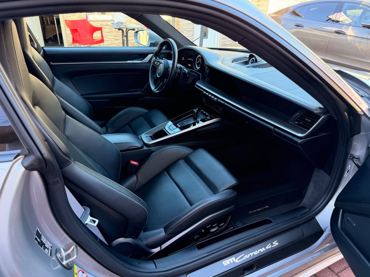 Porsche 992 Carrera 4 S SPORT-DESIGN PAKET+ABGASANLAGE foto 20