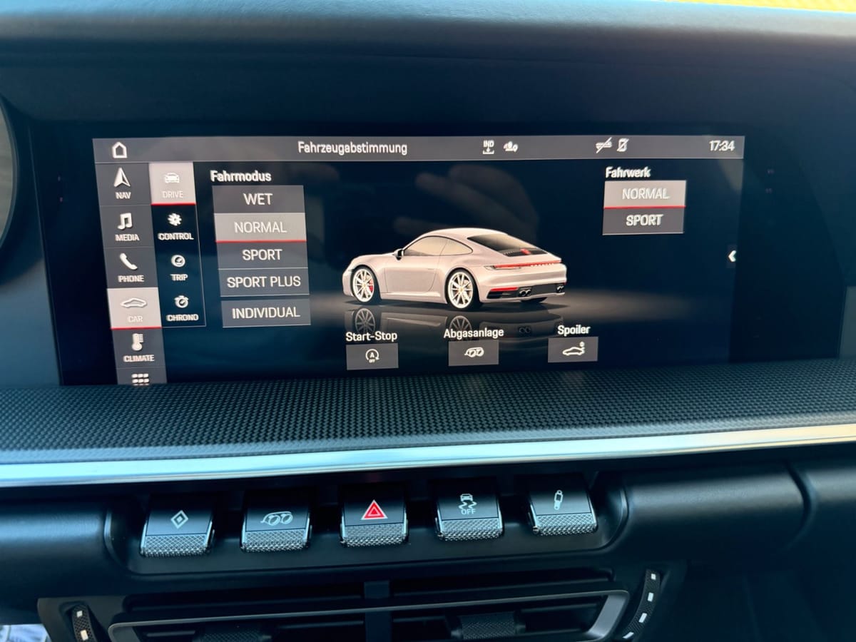 Porsche 992 Carrera 4 S SPORT-DESIGN PAKET+ABGASANLAGE foto 9