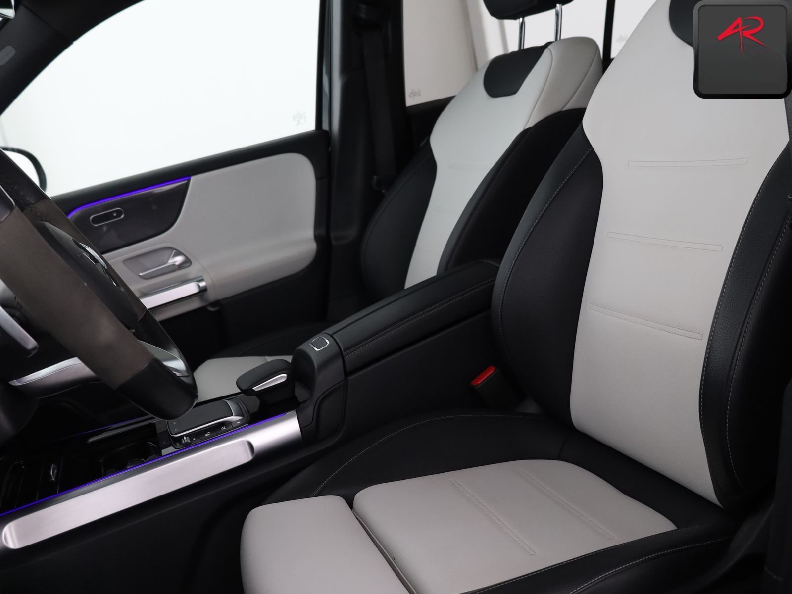 Mercedes-Benz GLB 220 d AMG NIGHT MULTIBEAM,360GRAD,DISTRONIC foto 10