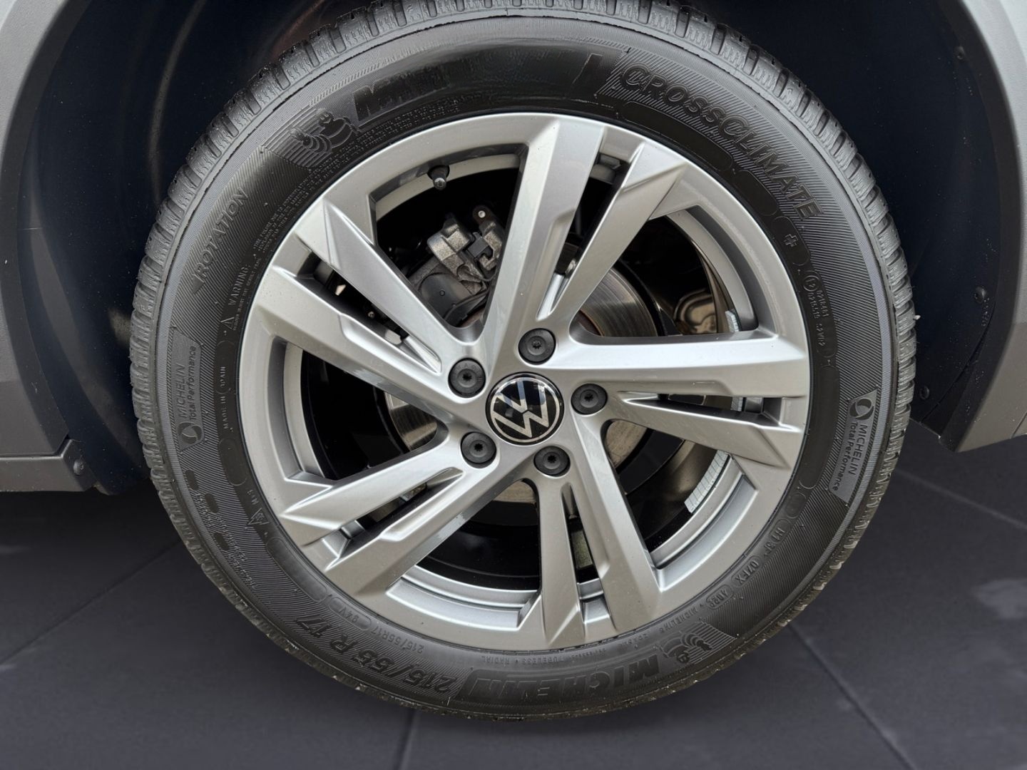 Volkswagen T-Roc R-Line 1.0 TSI LED+/NAVI/KAMERA/5J.GARA+++ foto 14