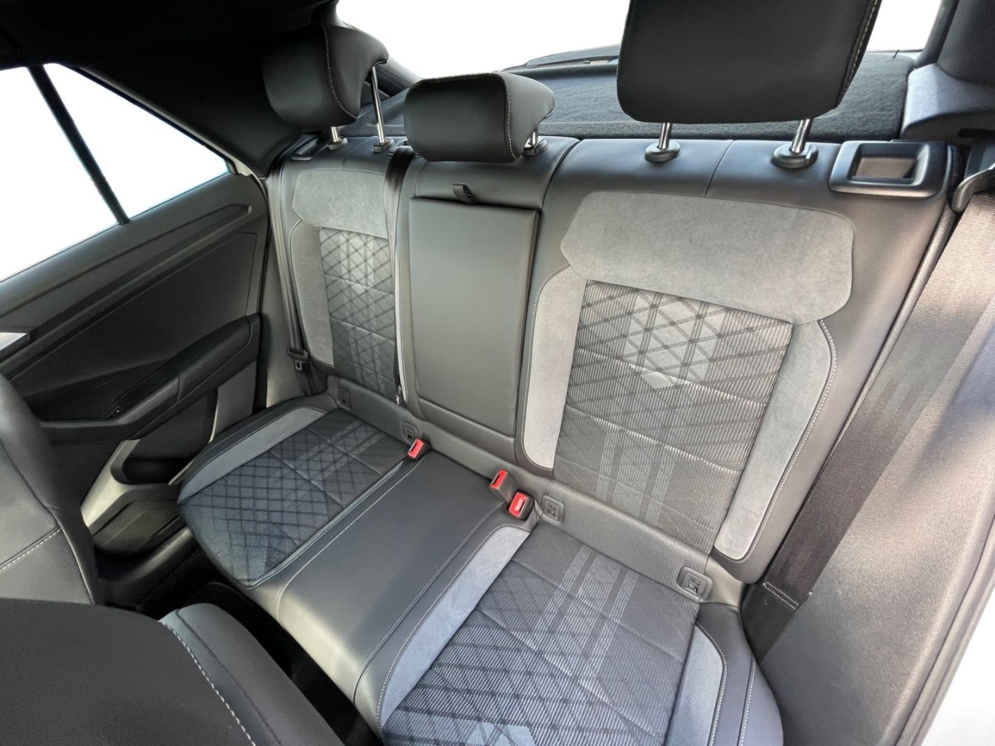 Volkswagen T-Roc R-Line 2.0 TSI 4M DSG MATRIX/NAVI/KAMERA/P foto 13