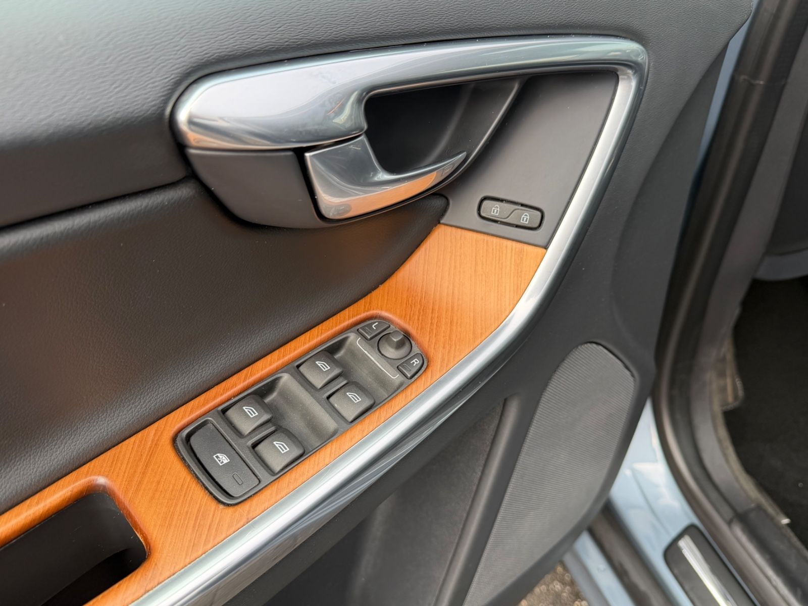 Volvo XC60 T6 Summum /Auto./Leder/Navi/Panorama foto 21