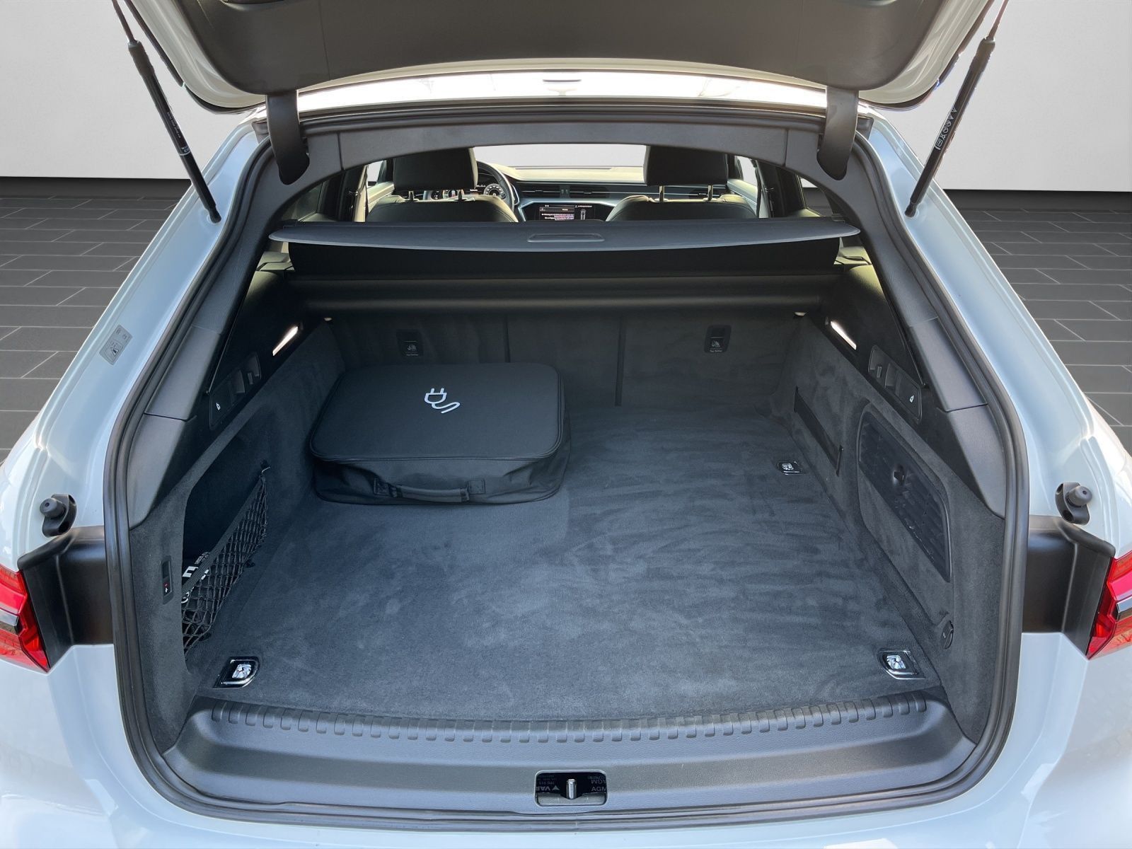 Audi A6 Avant 2.0 TFSI e quattro Sport Allrad AHK Nav foto 15