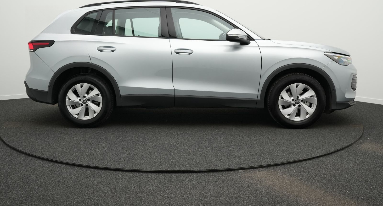 Volkswagen Tiguan 1.5 eTSI DSG LED*VIRTUAL*AHK*SIDE*KAM*17" foto 14