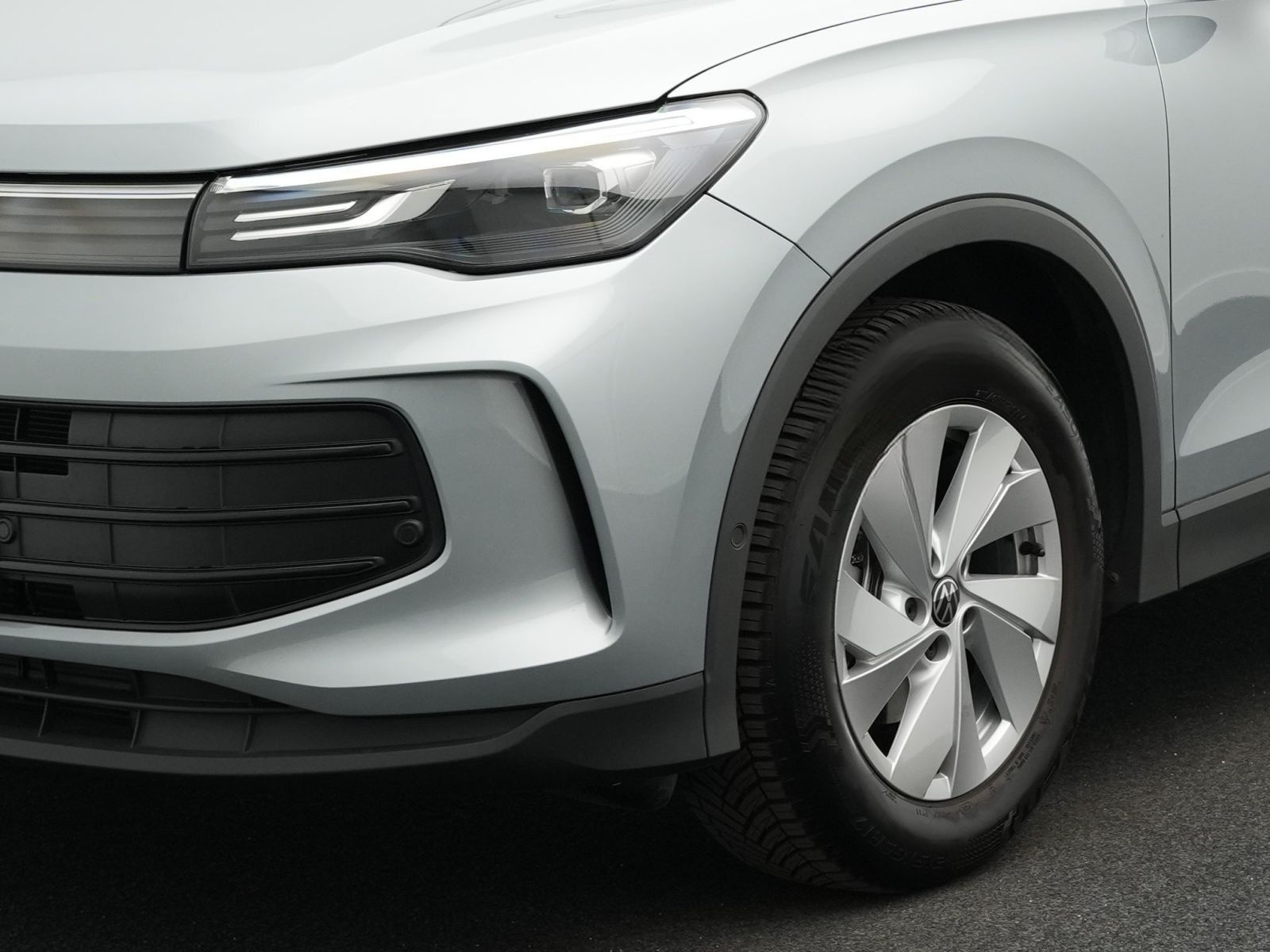 Volkswagen Tiguan 1.5 eTSI DSG LED*VIRTUAL*AHK*SIDE*KAM*17" foto 21