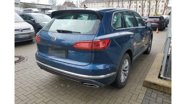 Volkswagen Touareg 3.0 V6 TDI Elegance tiptronic 4Motion Na foto 3