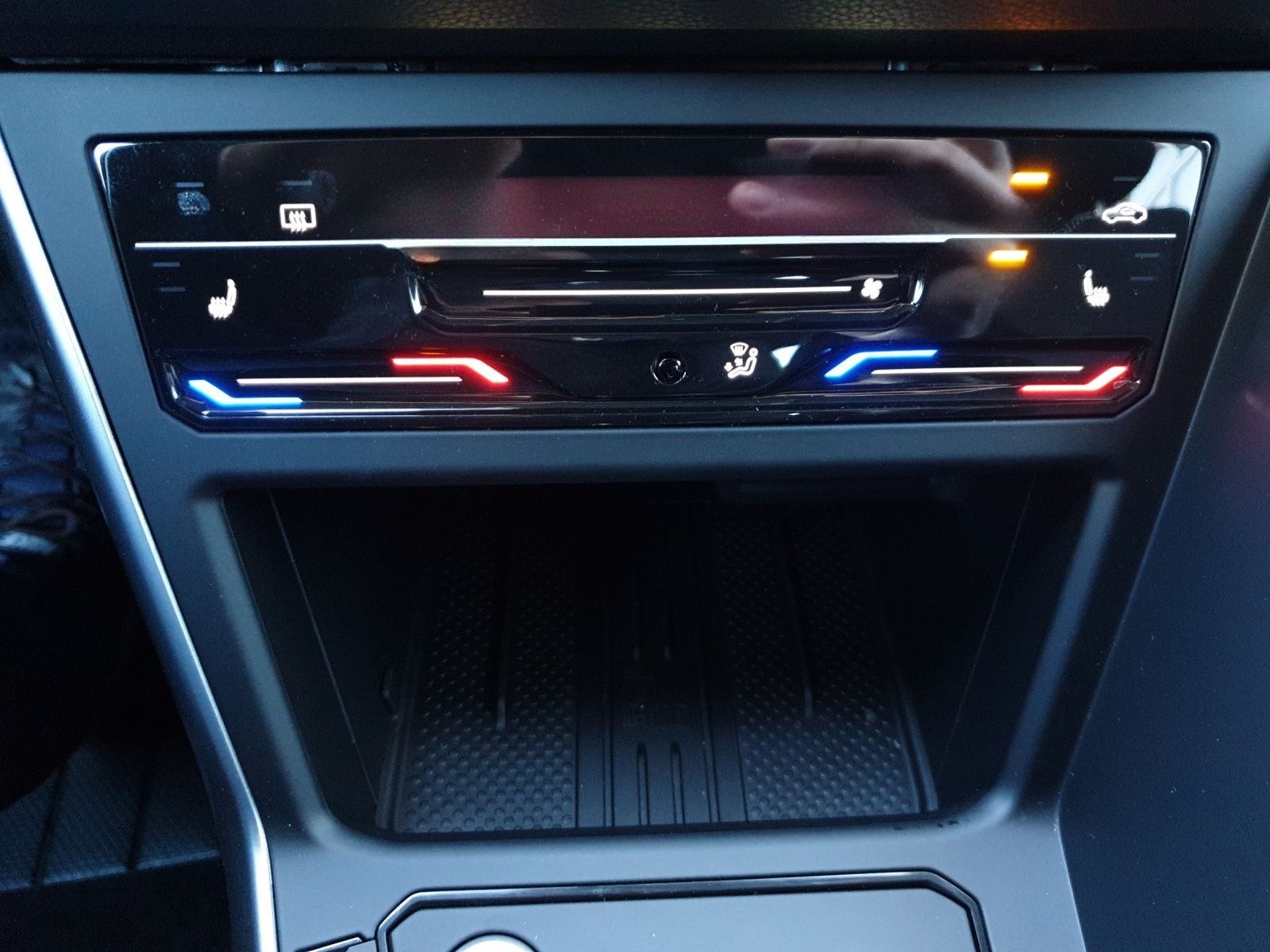 Volkswagen Taigo 1.5 TSI DSG LIFE LED APP-CON KAMERA VIRTUA foto 16