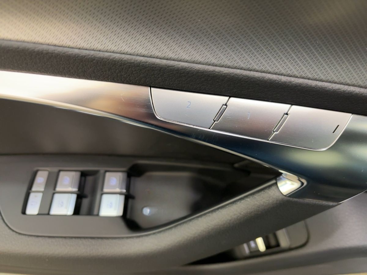 Audi A6 Avant 50 TFSI e Design AHZV ACC Kamera Navi foto 13