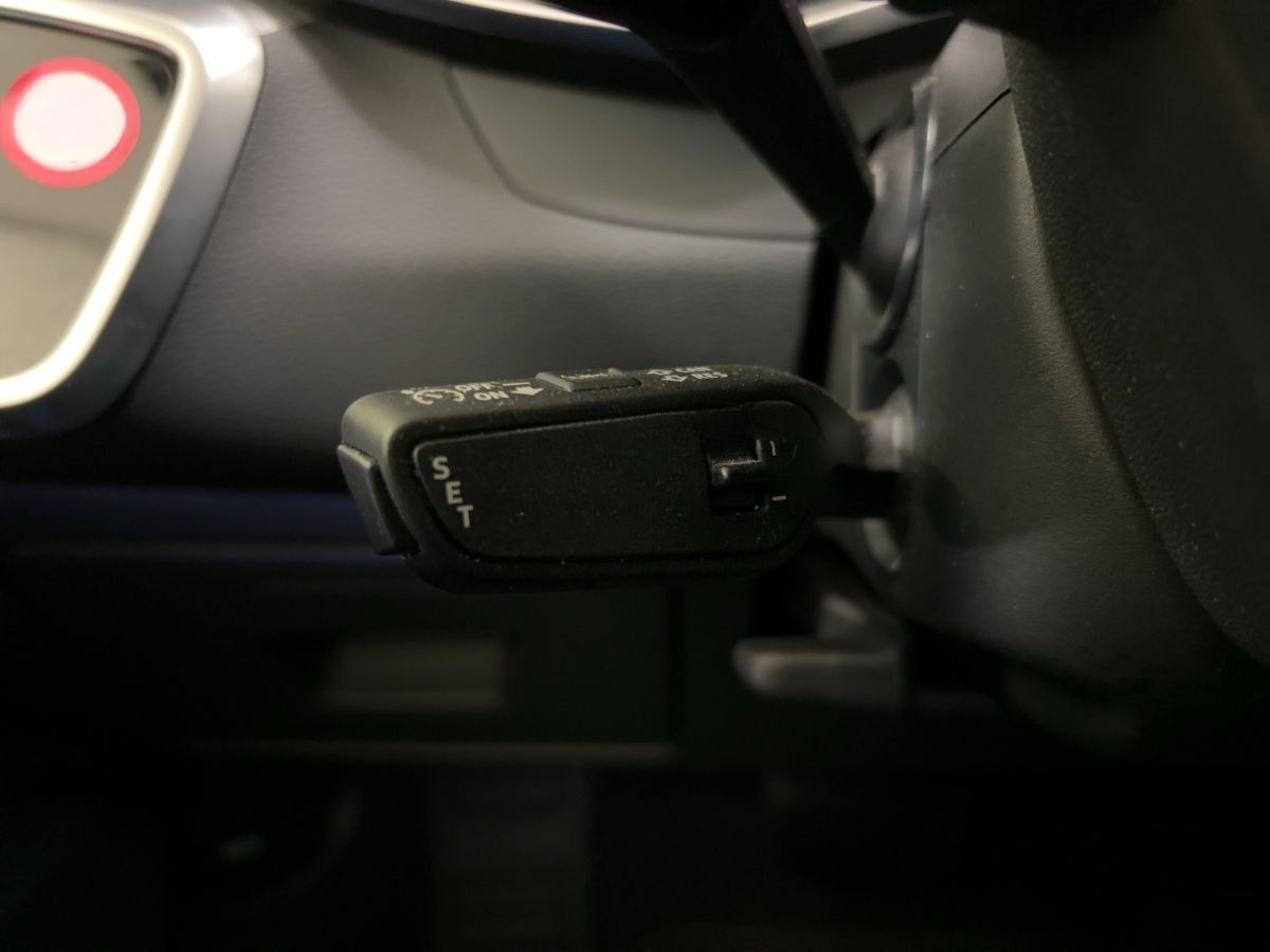 Audi A6 Avant 50 TFSI e Design AHZV ACC Kamera Navi foto 14