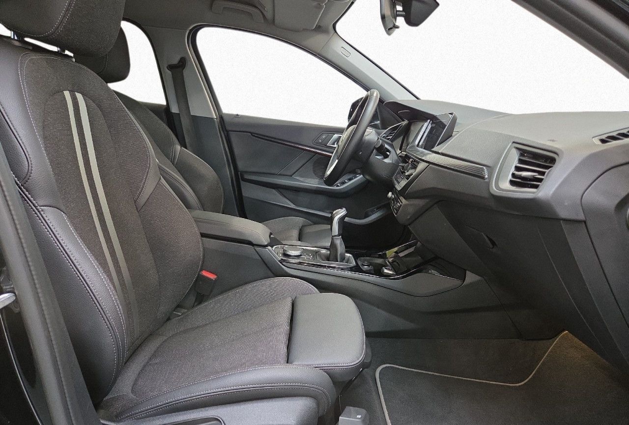 BMW 116i Sport Line LivePro,LenkradHeiz,LED,PDC,Temp foto 10
