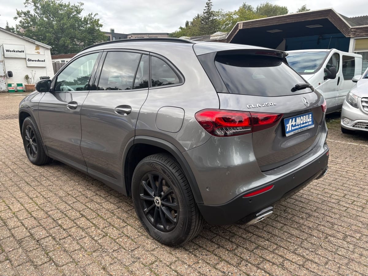 Mercedes-Benz GLA 250e Leder Navi SHZ Kamera Memory foto 3