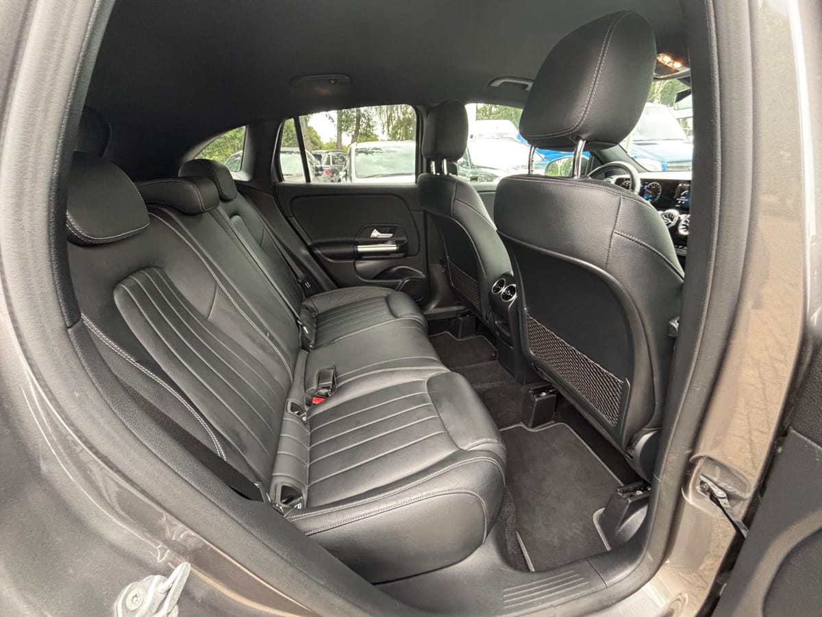Mercedes-Benz GLA 250e Leder Navi SHZ Kamera Memory foto 21