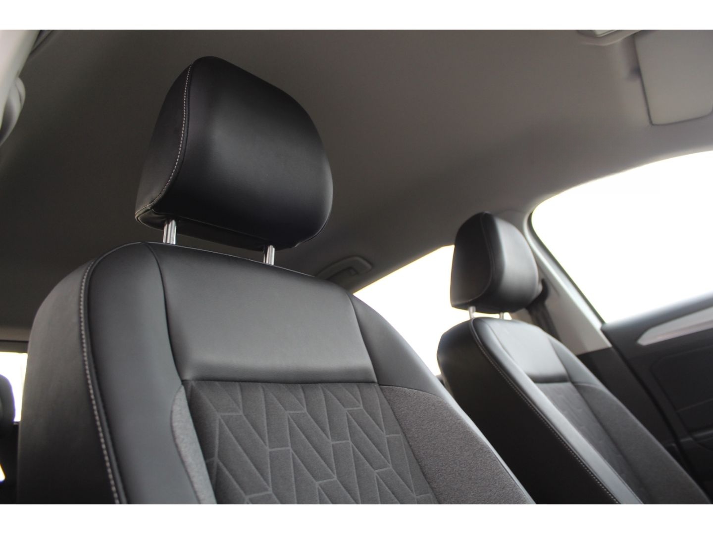 Volkswagen T-Roc 2.0 TDI DSG Goal AHK KAMERA NAVI LED ACC G foto 9