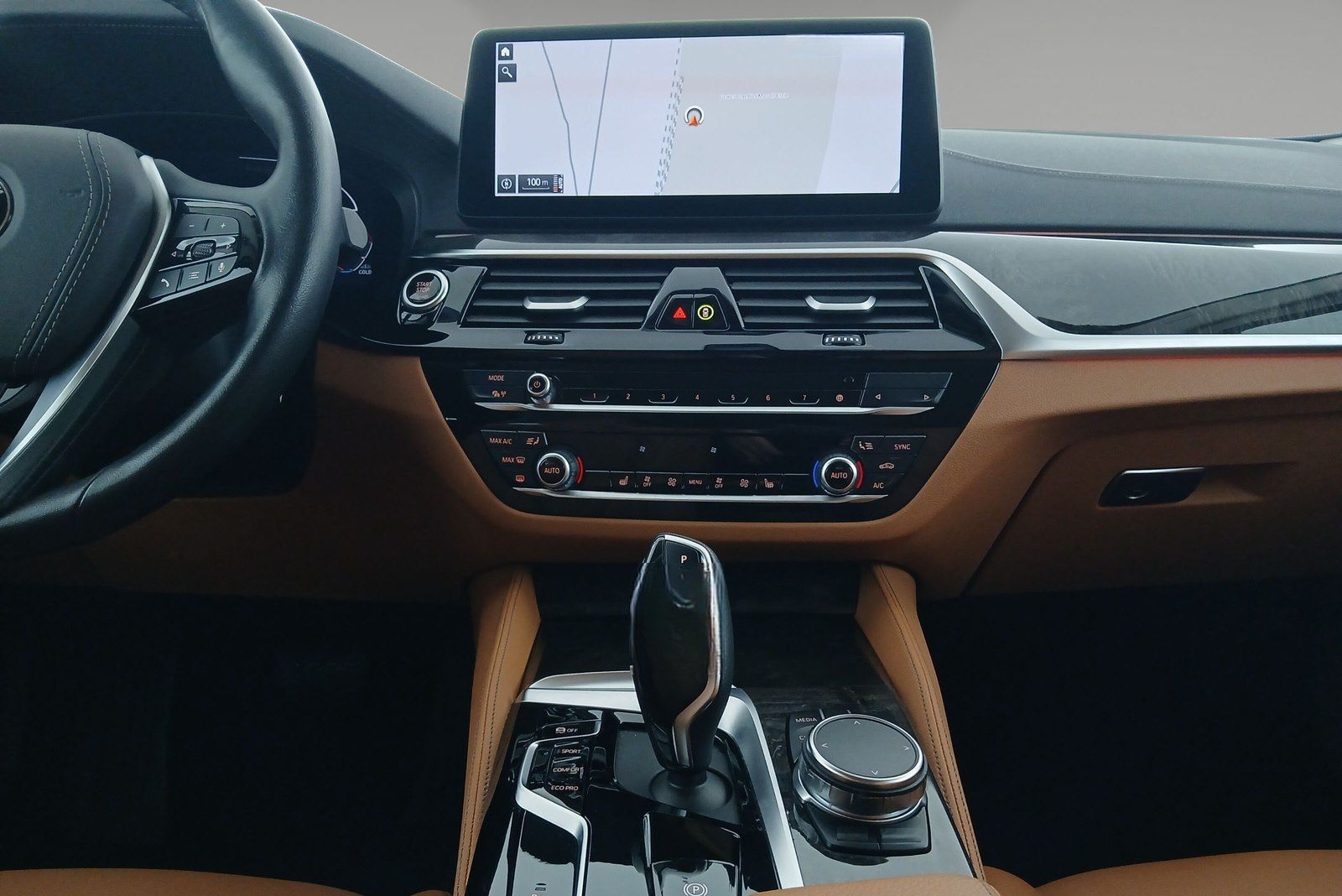 BMW 520d Touring LiveCockpitProf Pano.Dach PDC HiFi foto 10