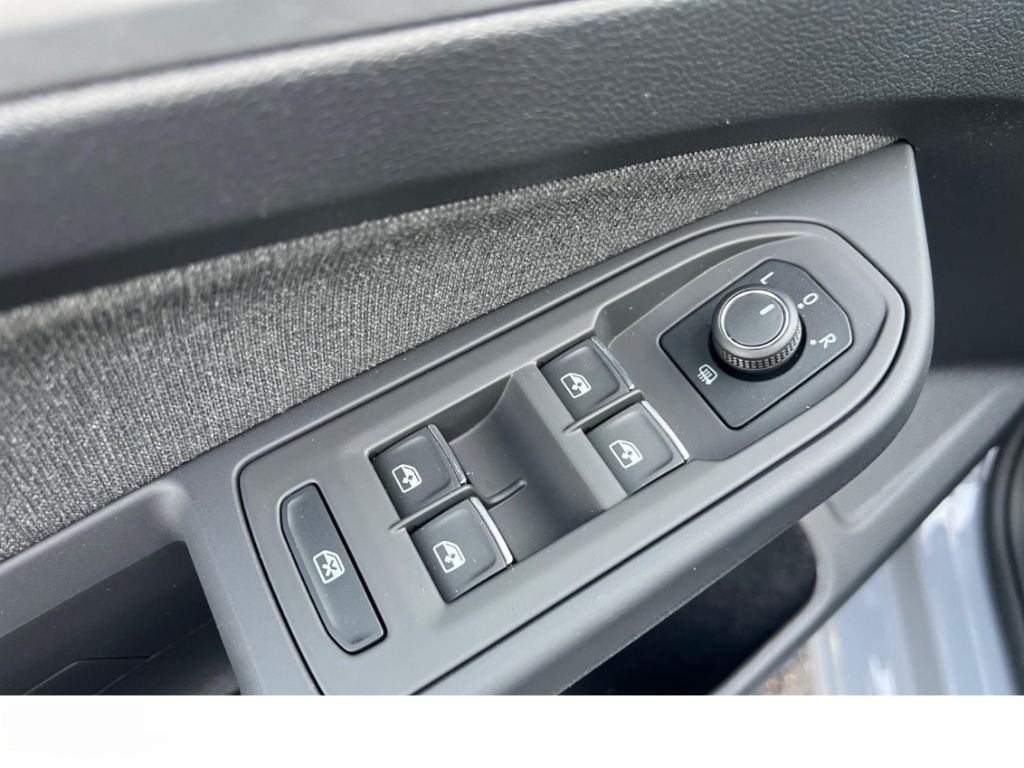Volkswagen Golf 1.5 TSI Life NAVI LED SHZ PDC LM foto 10