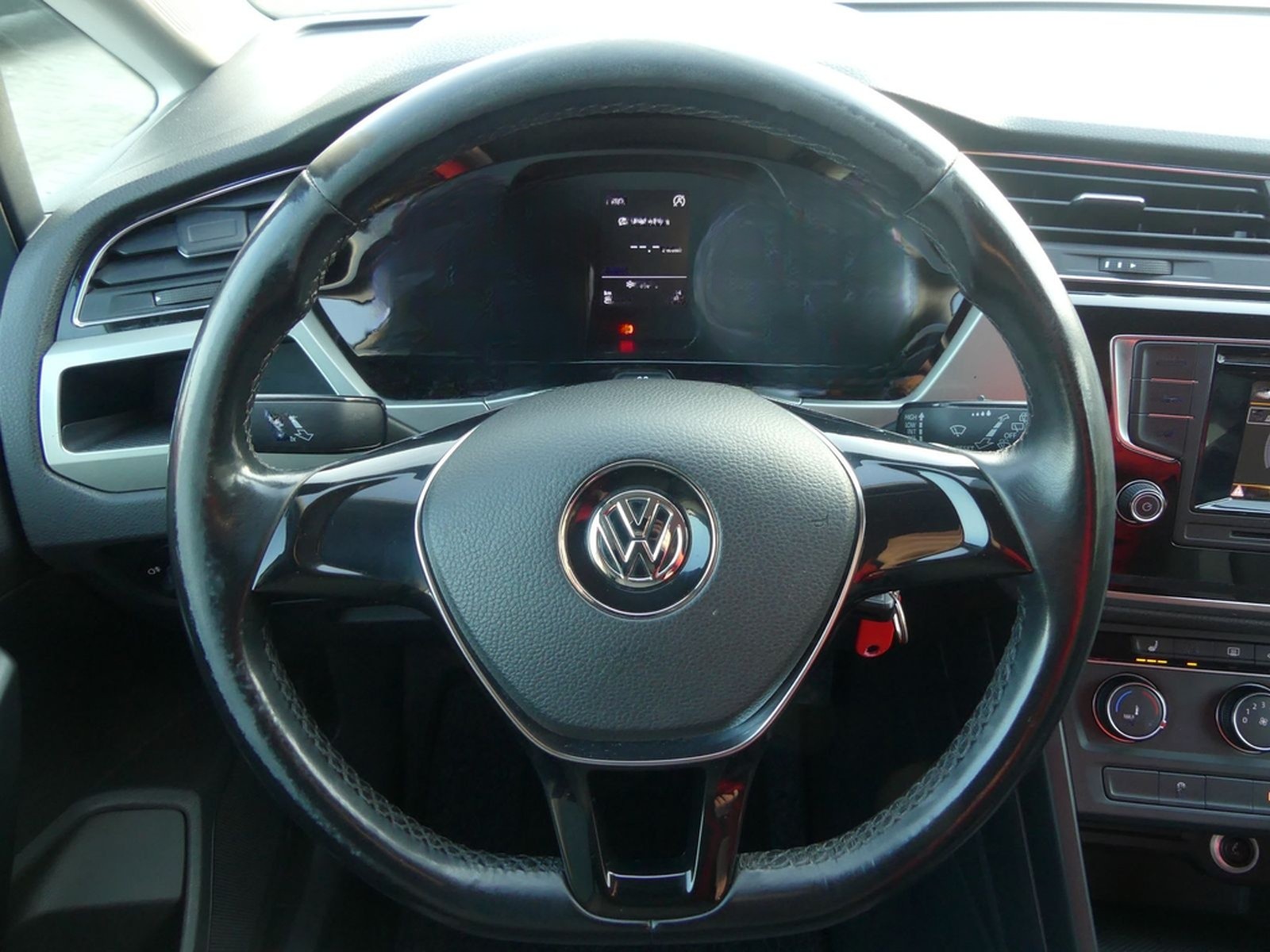 Volkswagen Touran 1.2 TSI Sitzheizung PDC foto 11