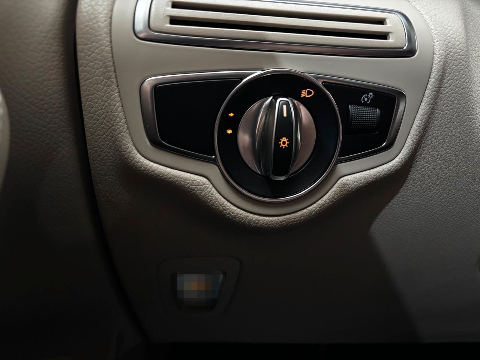 Mercedes-Benz GLC 300e 4Matic 1.HAND LED PANO NAVI foto 18