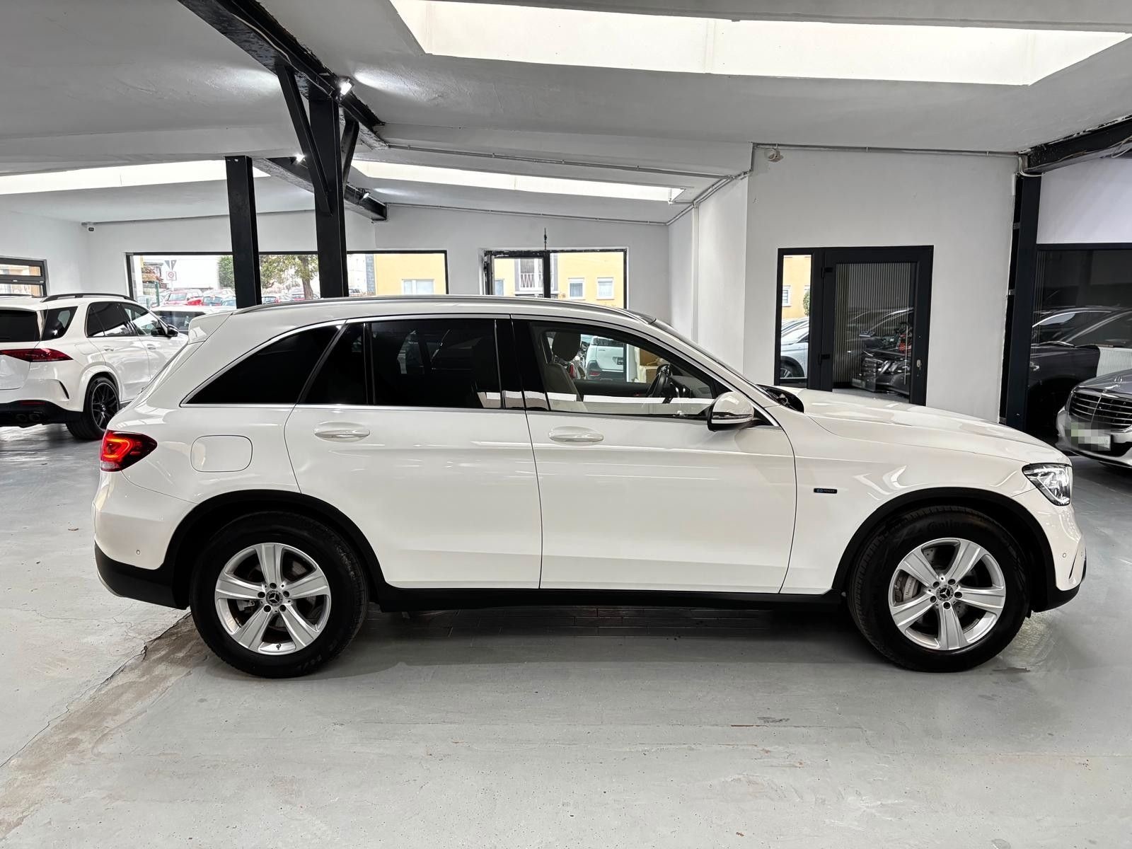 Mercedes-Benz GLC 300e 4Matic 1.HAND LED PANO NAVI foto 21