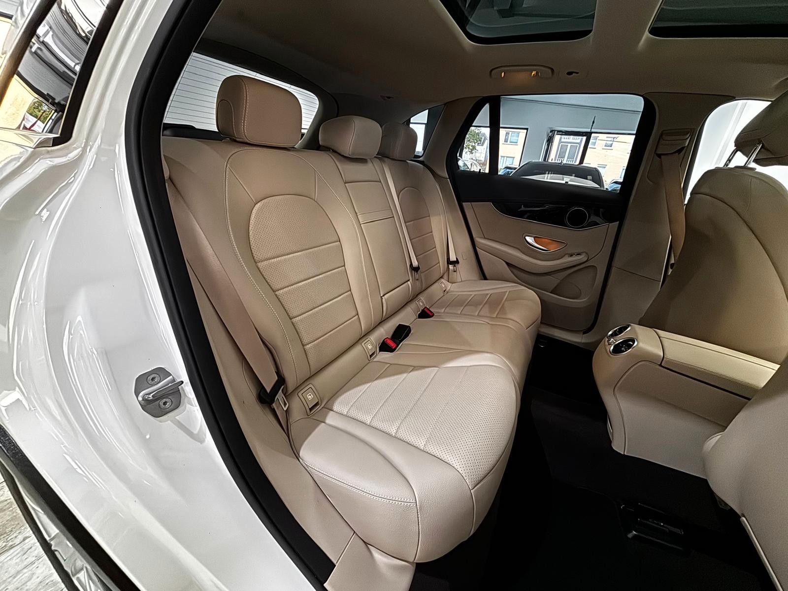 Mercedes-Benz GLC 300e 4Matic 1.HAND LED PANO NAVI foto 22