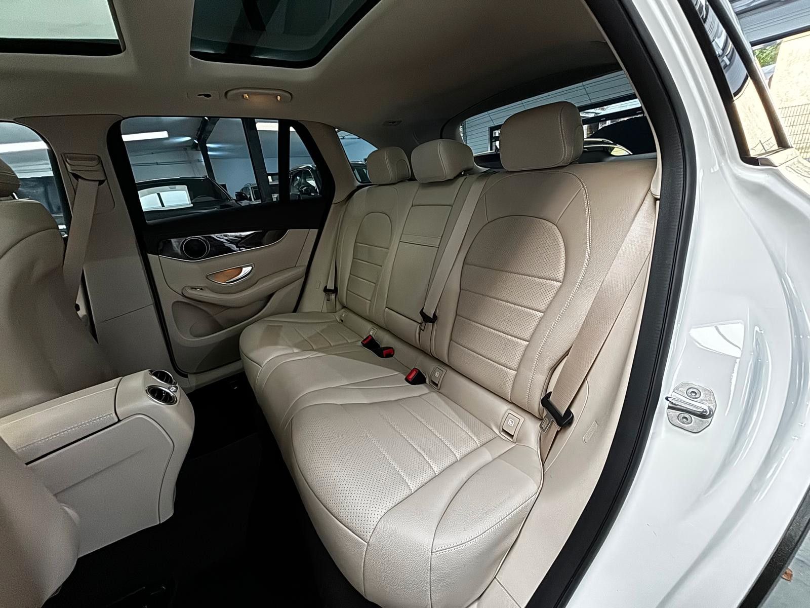 Mercedes-Benz GLC 300e 4Matic 1.HAND LED PANO NAVI foto 24