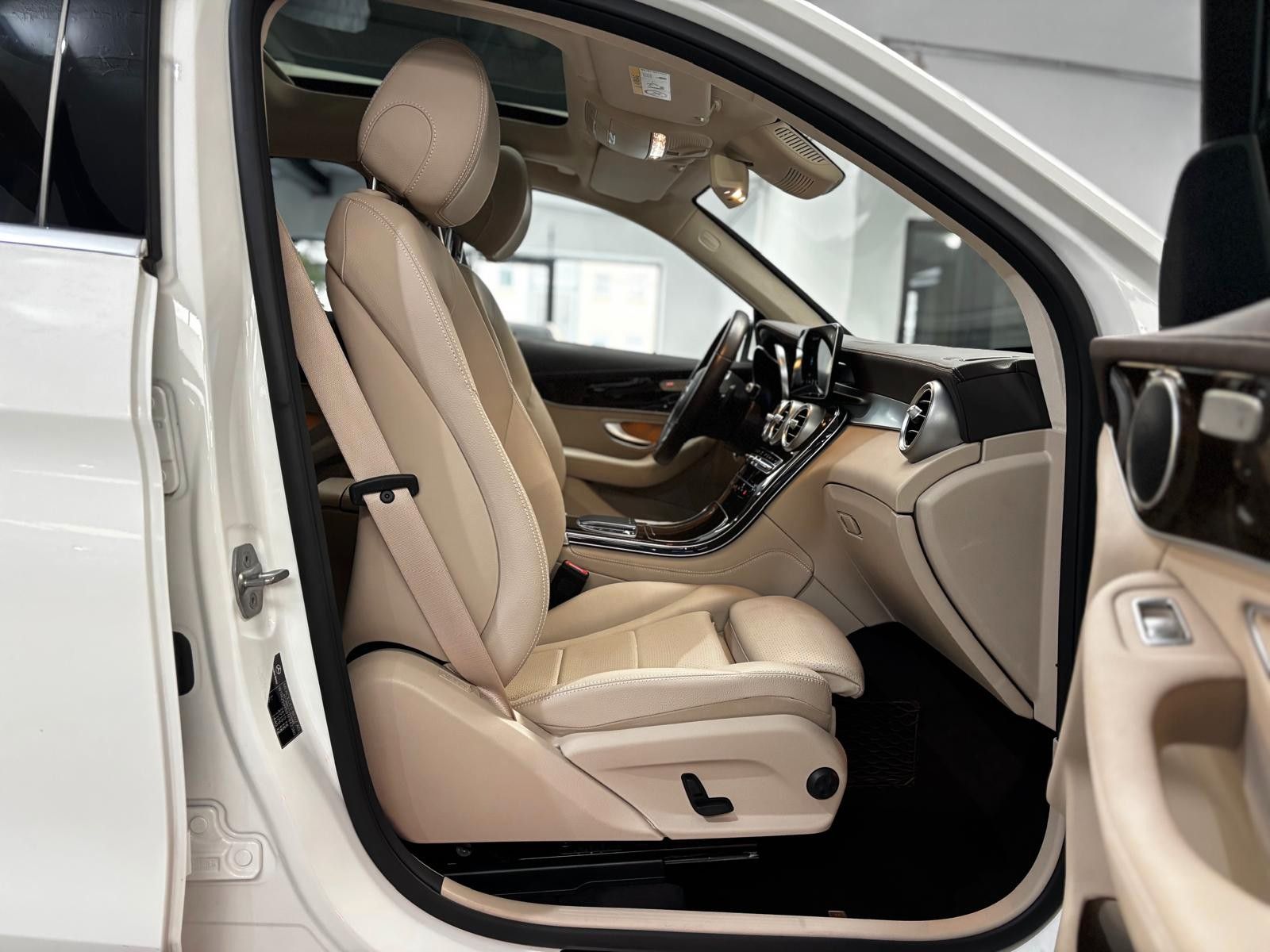 Mercedes-Benz GLC 300e 4Matic 1.HAND LED PANO NAVI foto 7