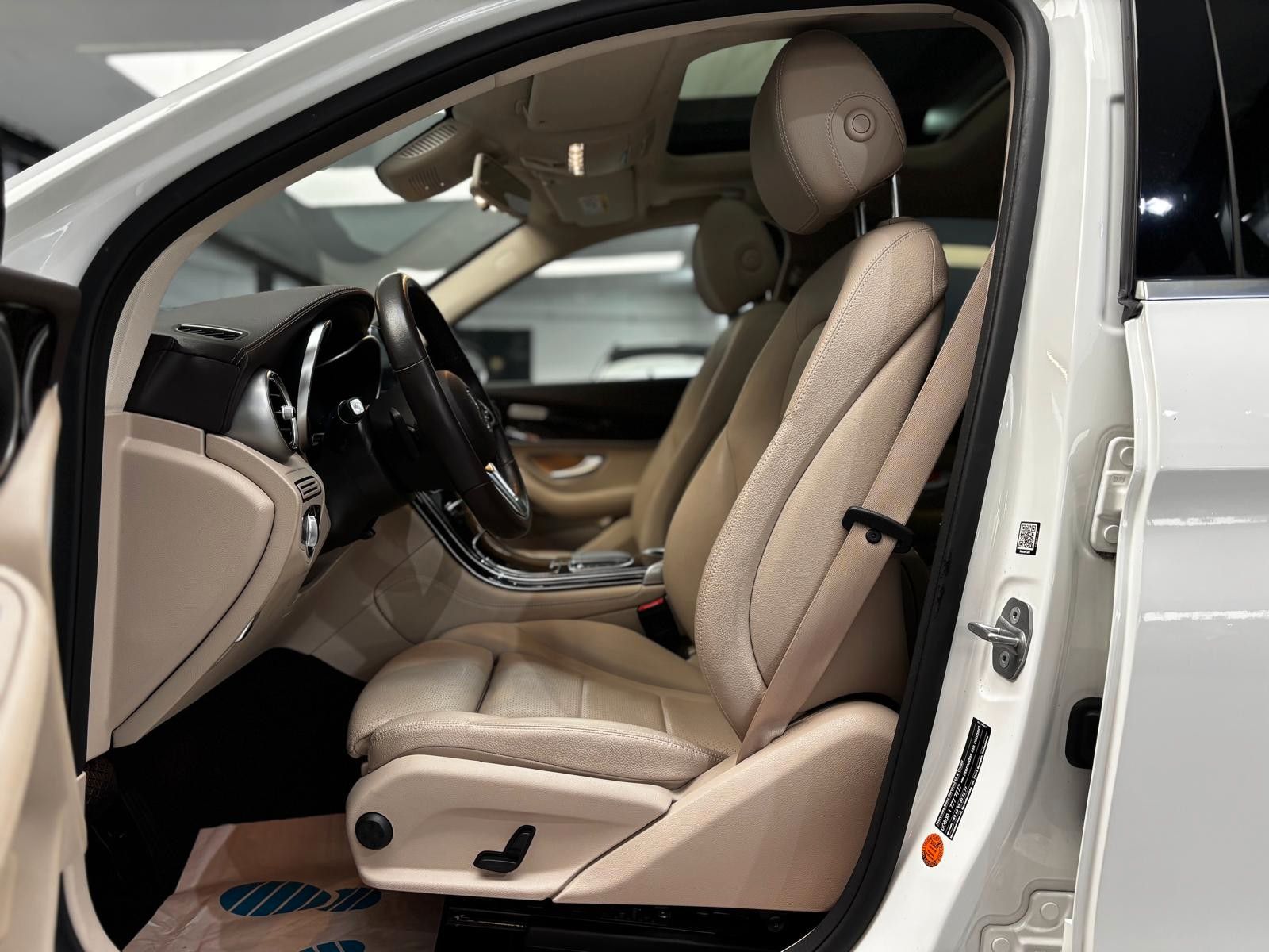 Mercedes-Benz GLC 300e 4Matic 1.HAND LED PANO NAVI foto 9