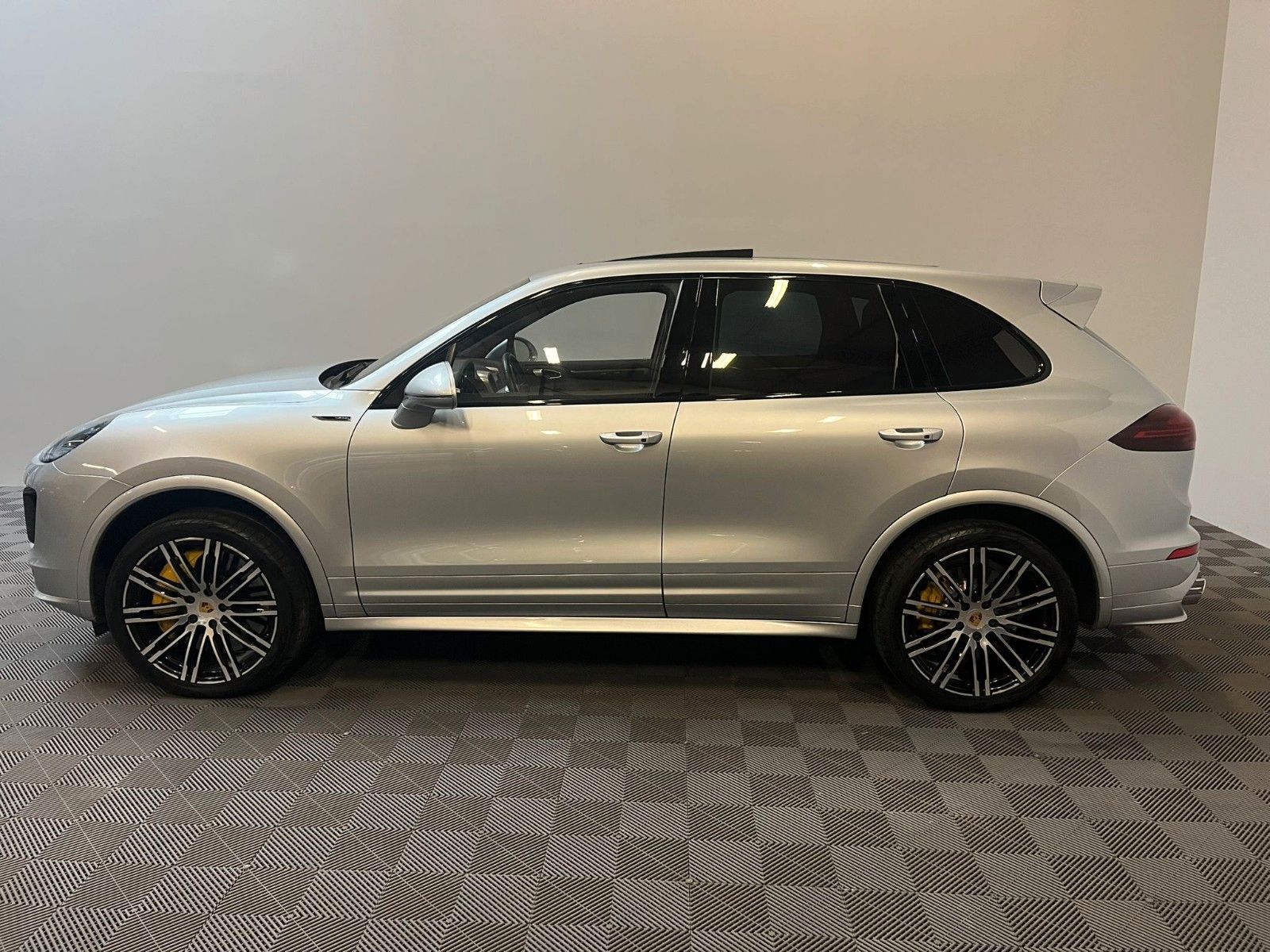 Porsche Cayenne Turbo S*Pano-Approved-Klappe* foto 6