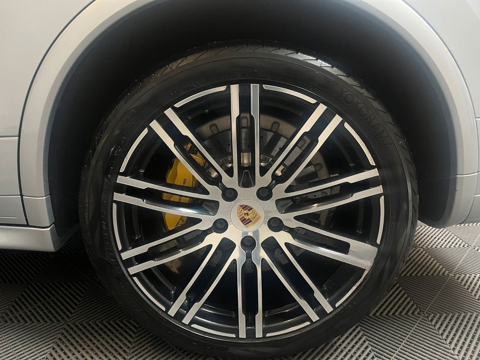 Porsche Cayenne Turbo S*Pano-Approved-Klappe* foto 9