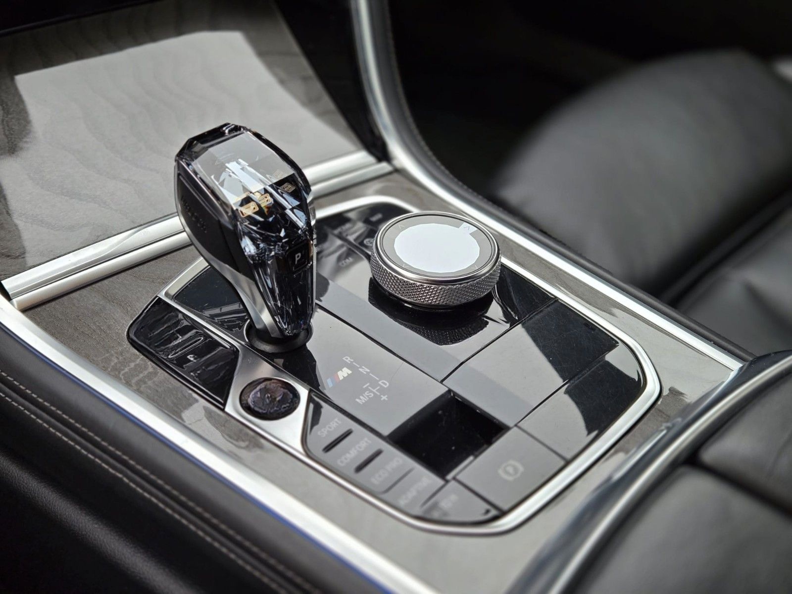 BMW M850i xDrive Coupé 360°KAM KLAPPE HUD TOW VOLL.. foto 13