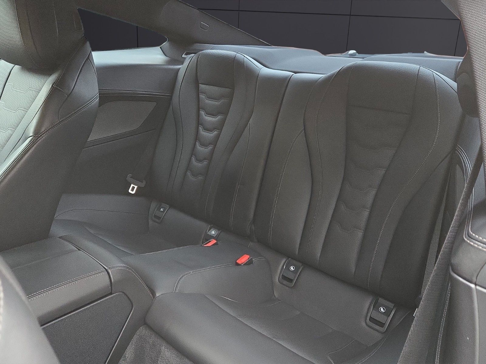 BMW M850i xDrive Coupé 360°KAM KLAPPE HUD TOW VOLL.. foto 22