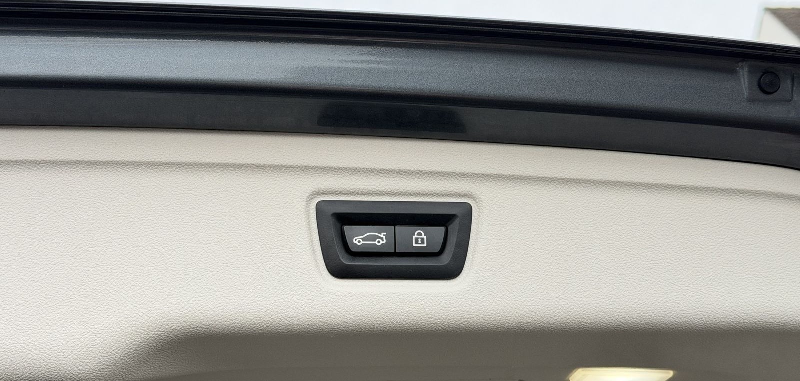 BMW 320 d Touring Aut. / PDC / BMW Live Cockpit foto 11
