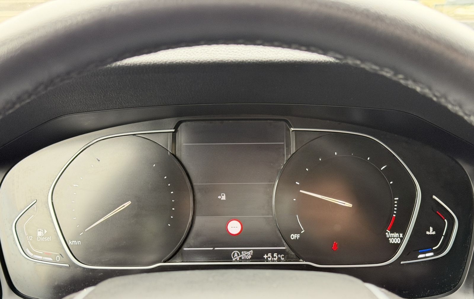 BMW 320 d Touring Aut. / PDC / BMW Live Cockpit foto 21