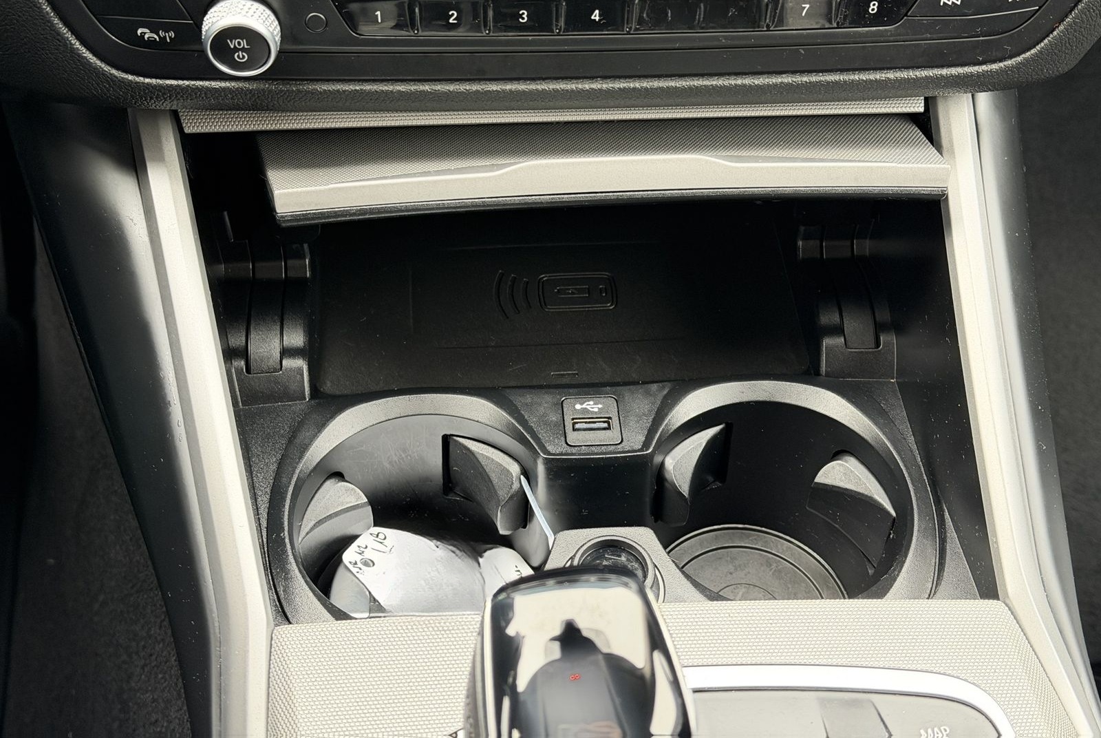BMW 320 d Touring Aut. / PDC / BMW Live Cockpit foto 23