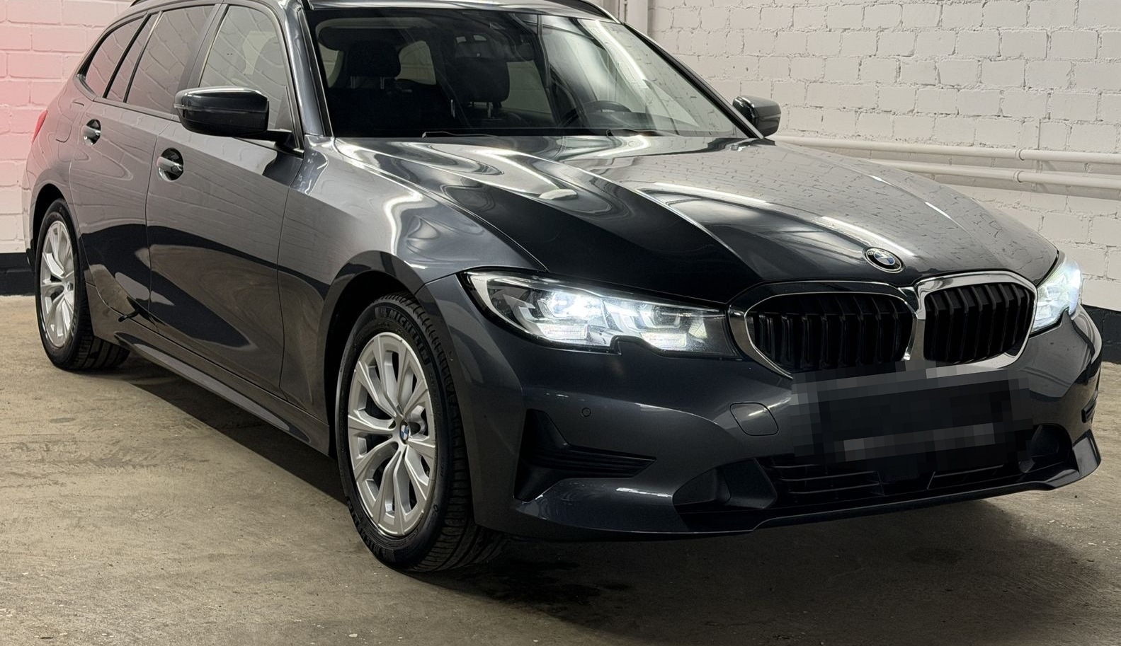 BMW 320 d Touring Aut. / PDC / BMW Live Cockpit foto 4