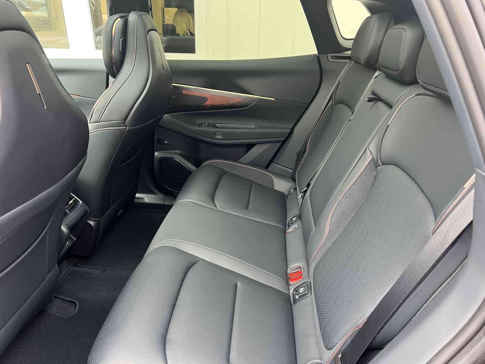 Lynk&Co 08 1,5T PHEV More GARANTIE NAVI foto 12