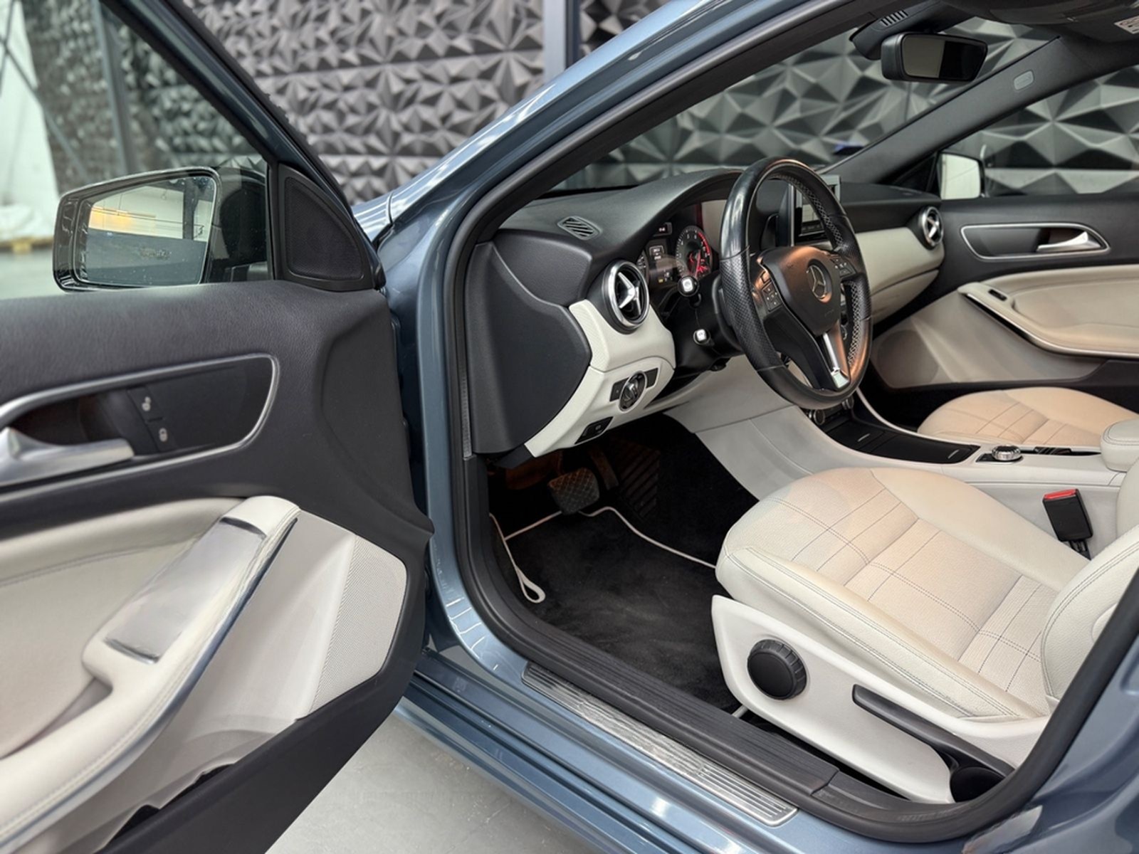 Mercedes-Benz A 200 AUTOMATIK*59 TKM*NIGHT*LEDER*NAVI*TÜV NEU foto 24