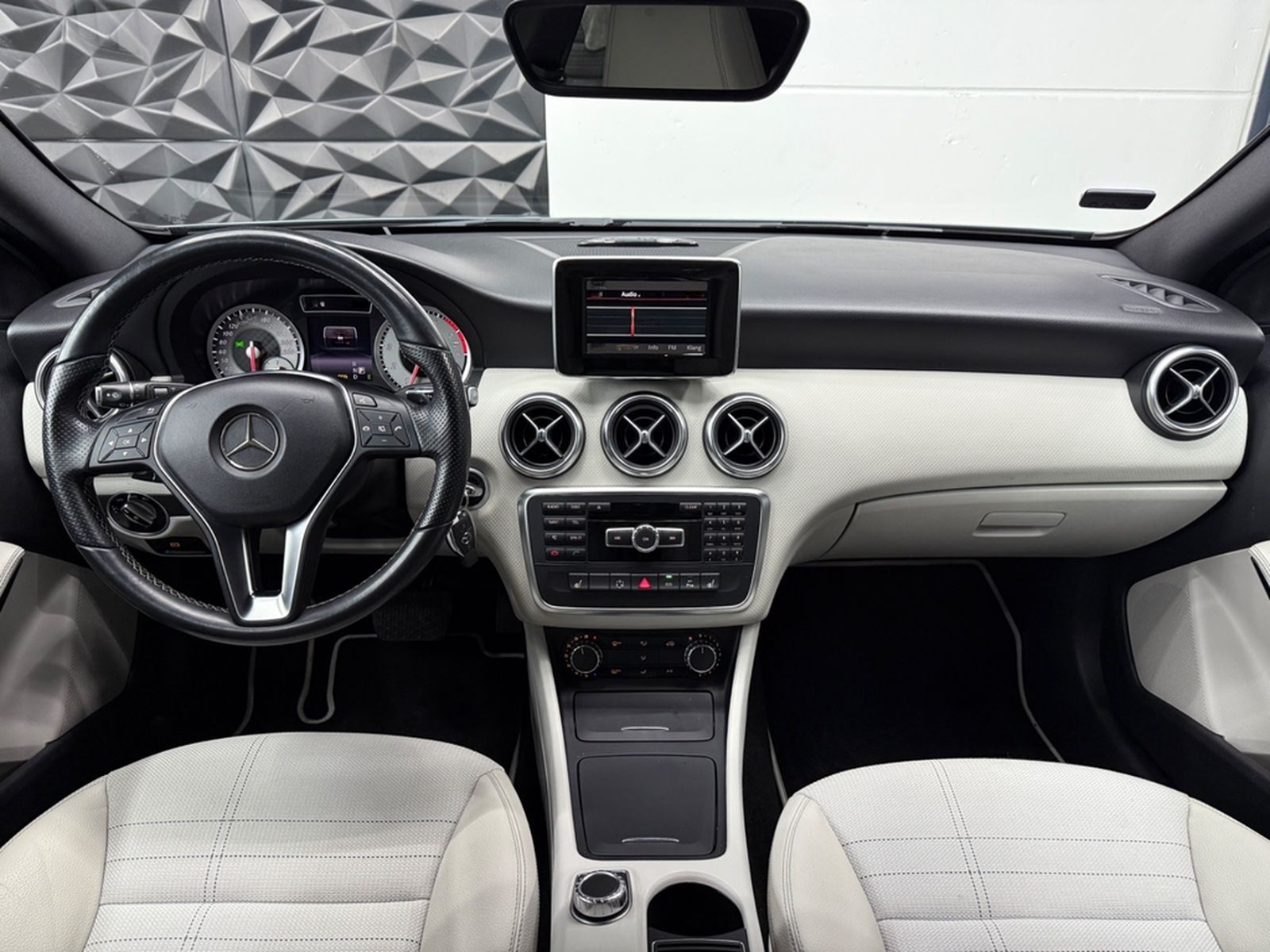Mercedes-Benz A 200 AUTOMATIK*59 TKM*NIGHT*LEDER*NAVI*TÜV NEU foto 32