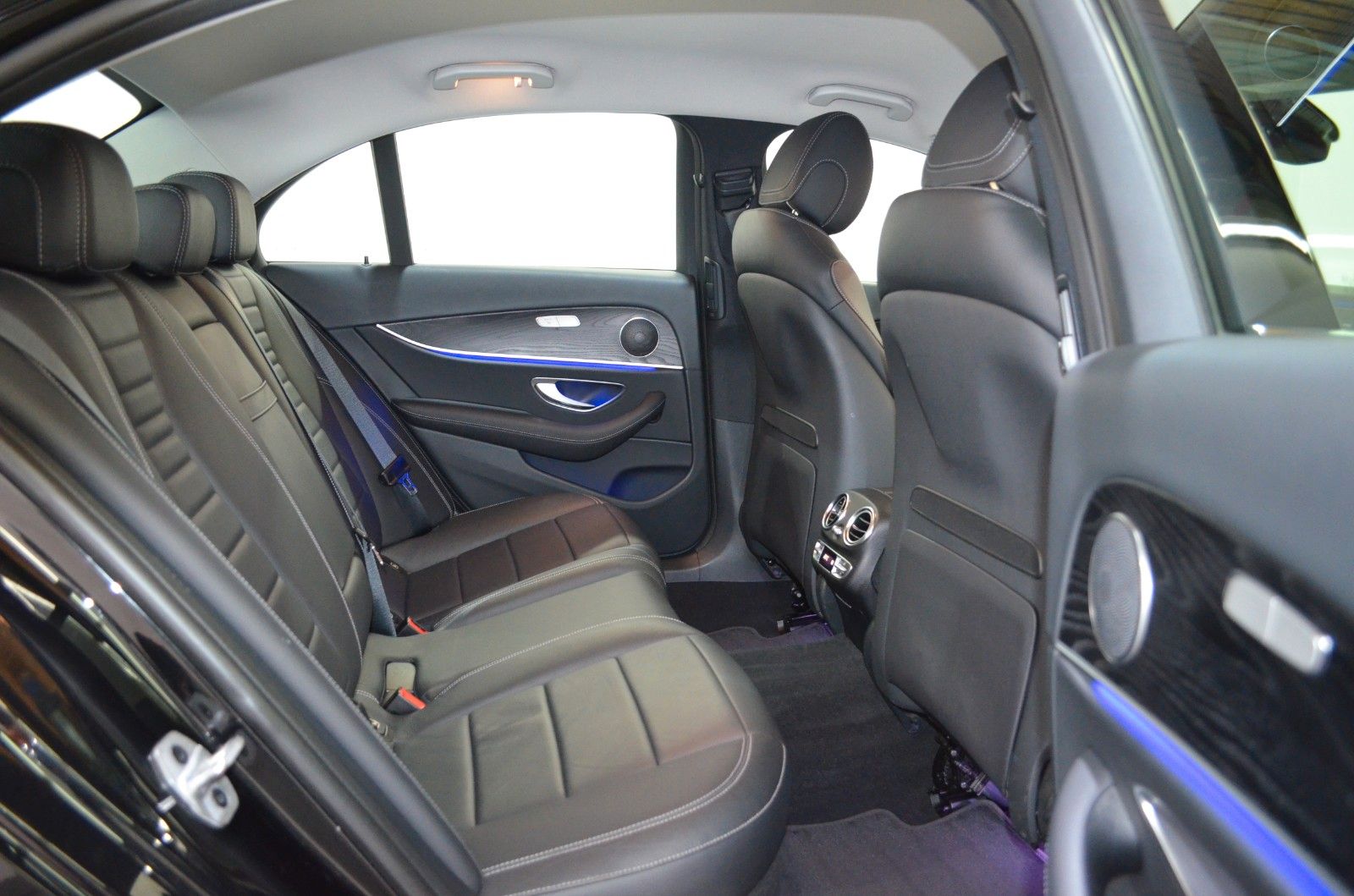 Mercedes-Benz E 400 D 9G 4M AMG-LINE"DISTR+"MMY"AHK"SITZKLM"RV foto 14