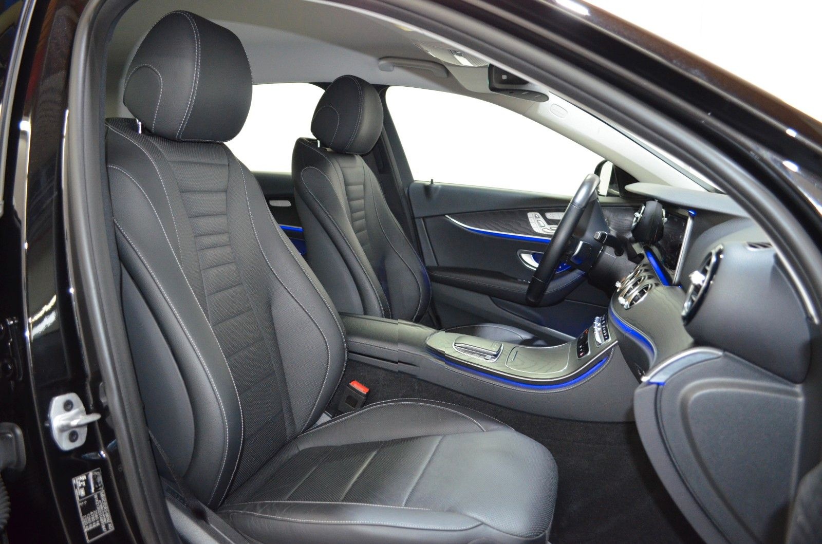 Mercedes-Benz E 400 D 9G 4M AMG-LINE"DISTR+"MMY"AHK"SITZKLM"RV foto 16