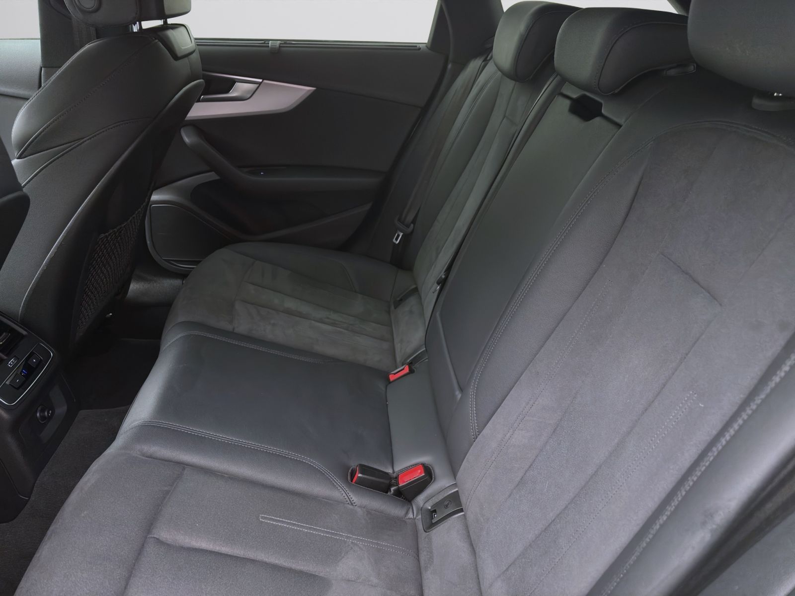 Audi A4 Avant 40 TDI ADVANCED NAVI KAMERA PDC SITZHZG foto 15