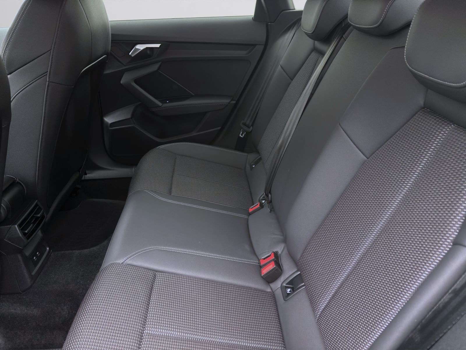 Audi A3 Limousine 30 TDI ADVANCED NAVI KAMERA HuD SIT foto 15