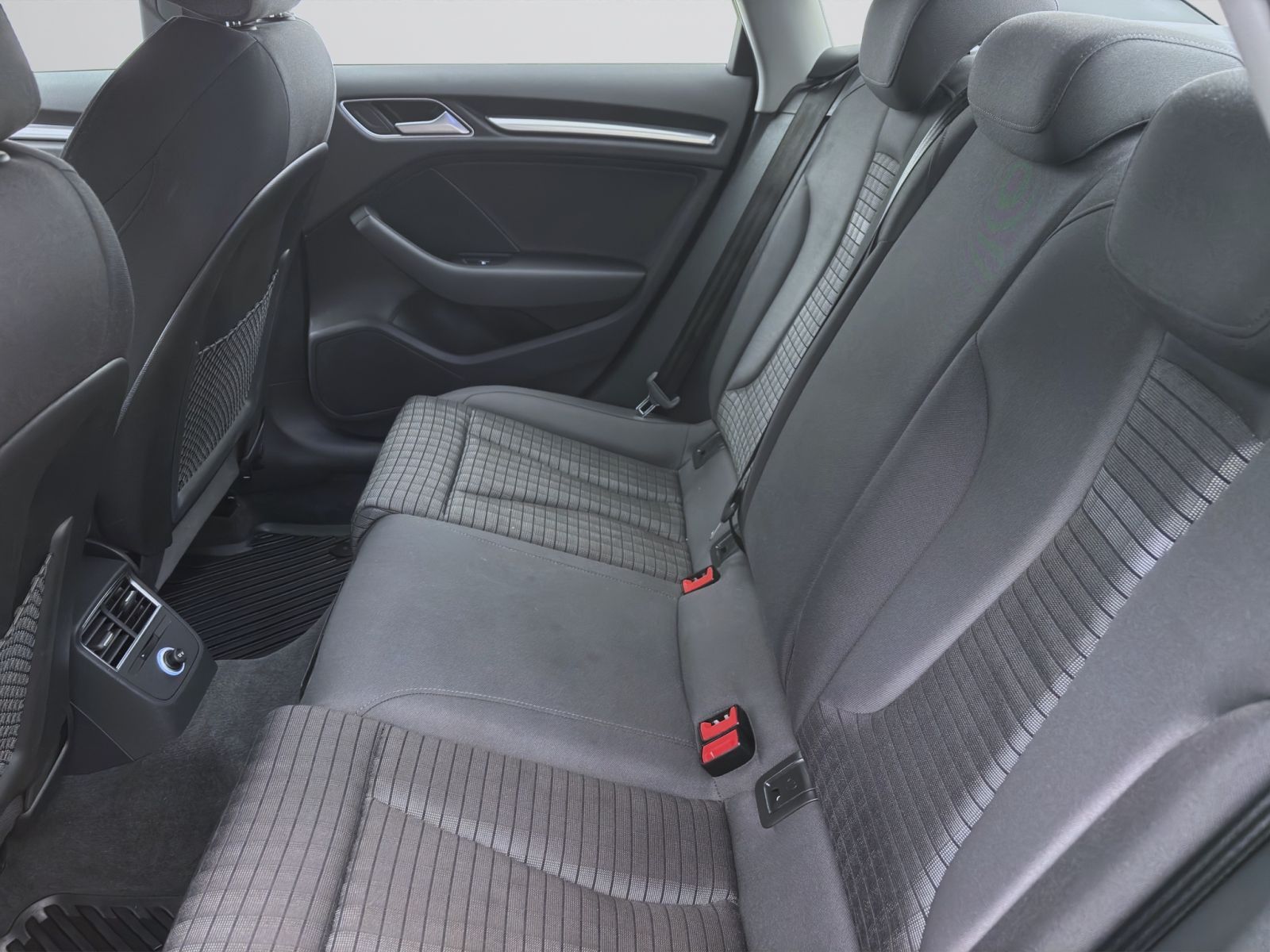 Audi A3 Limousine 35 TFSI SPORT NAVI XENON SITZHZG PD foto 14