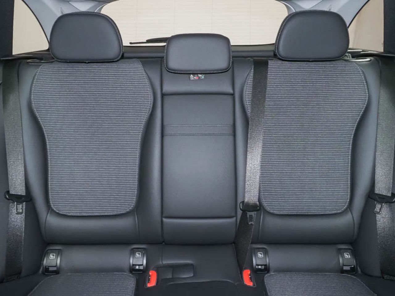 Mercedes-Benz C 220 d T 4M AVANTGARDE+WINTER-P+KEYLESS+KAMERA+ foto 11