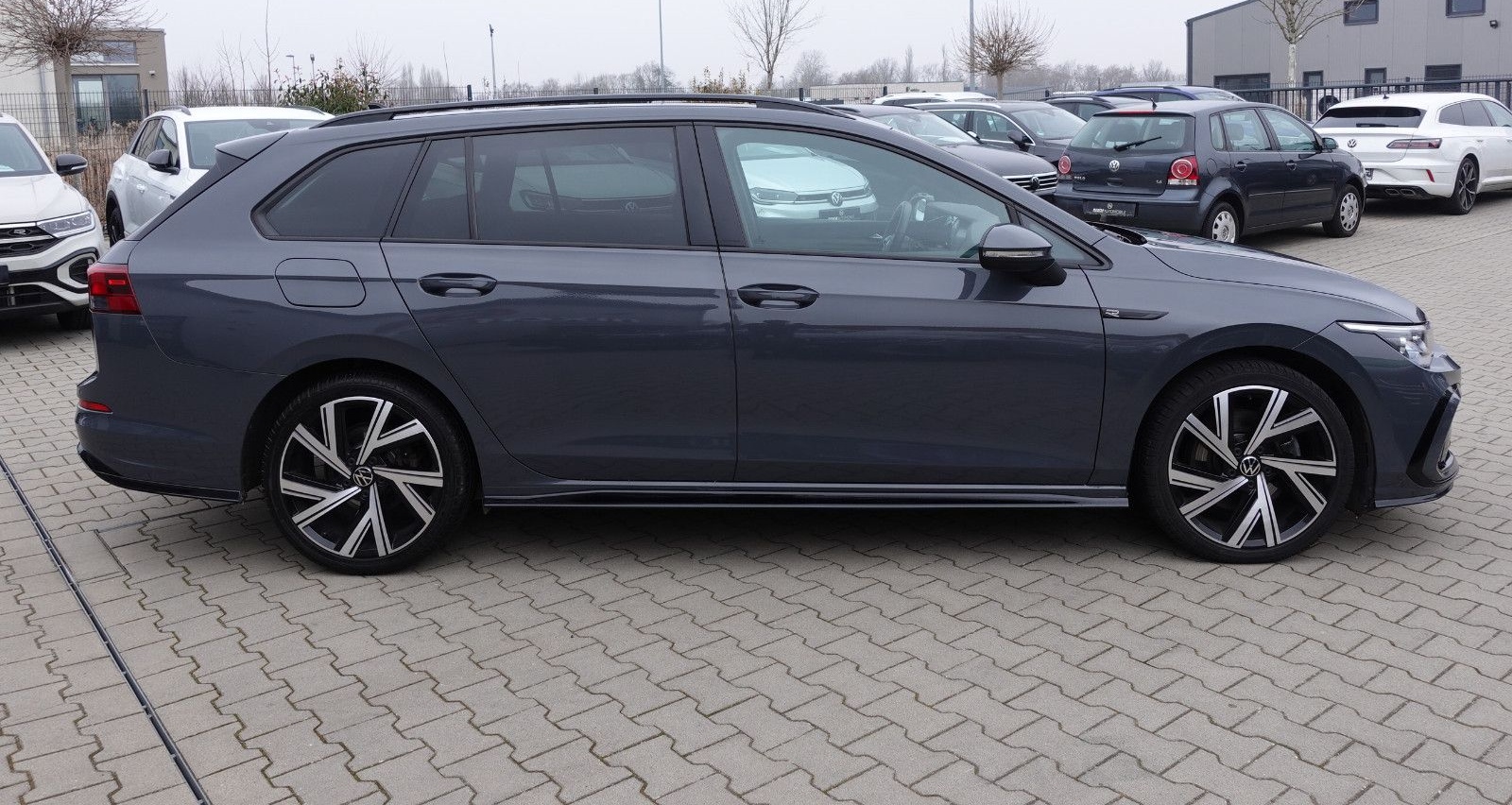 Volkswagen Golf 2,0 TDI Variant DSG/2x R-Line/AHK/ACC/18" foto 4