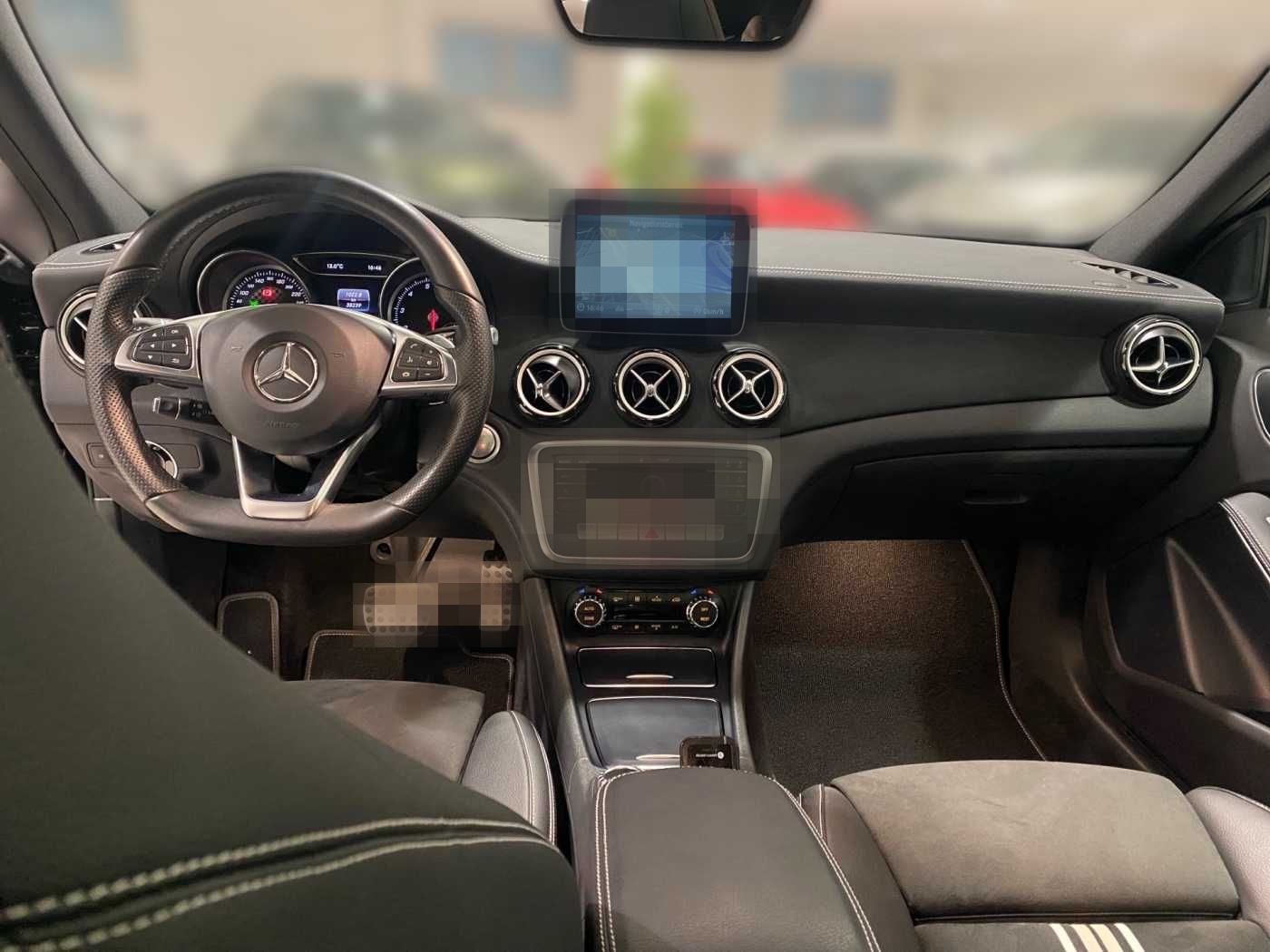 Mercedes-Benz A 220 4Matic 7G-DCT Peak Edition WKR PANO foto 14