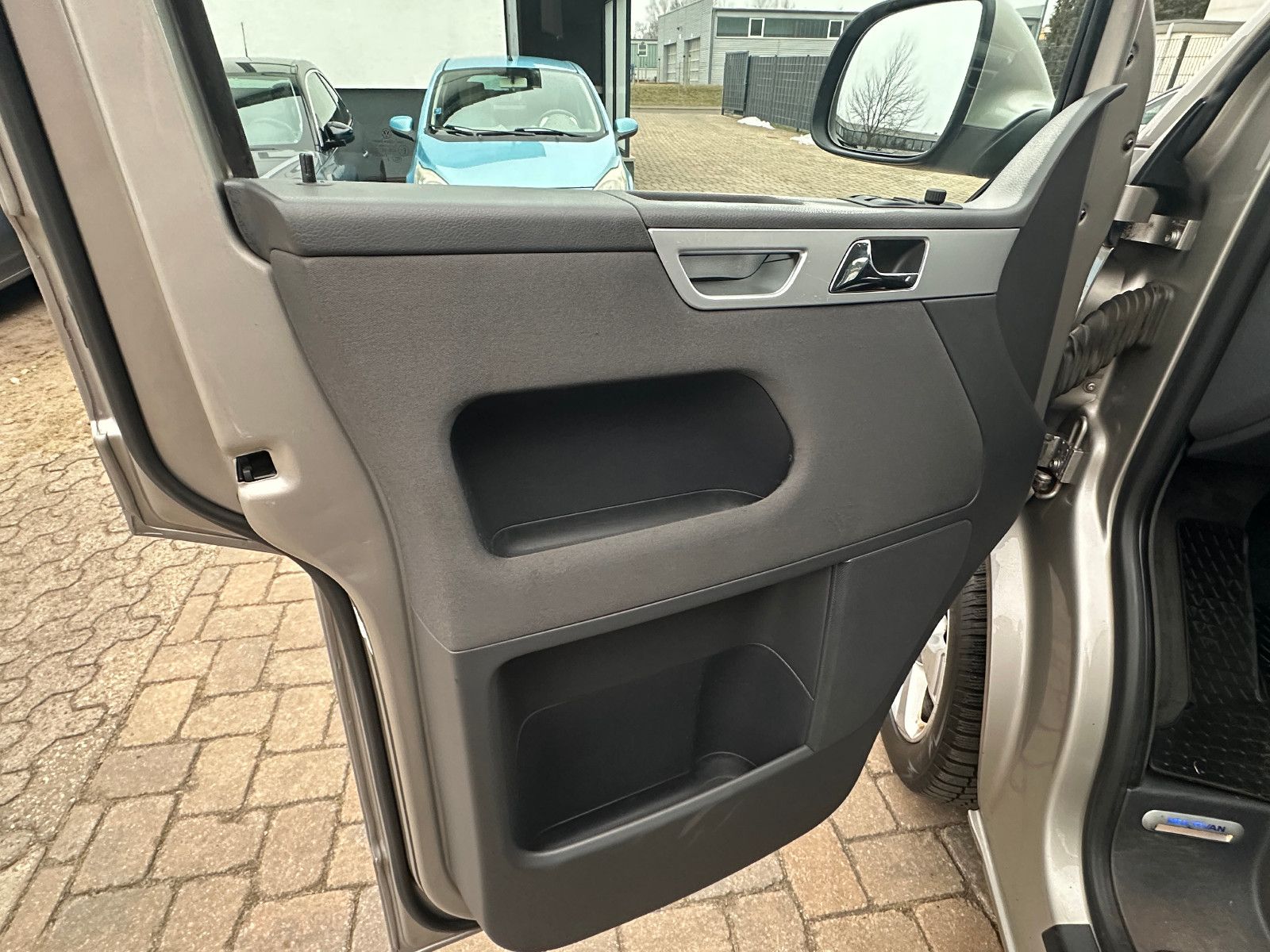 Volkswagen T5 Multivan Comfortline lang 2.0 DSG 2x Schiebet foto 12