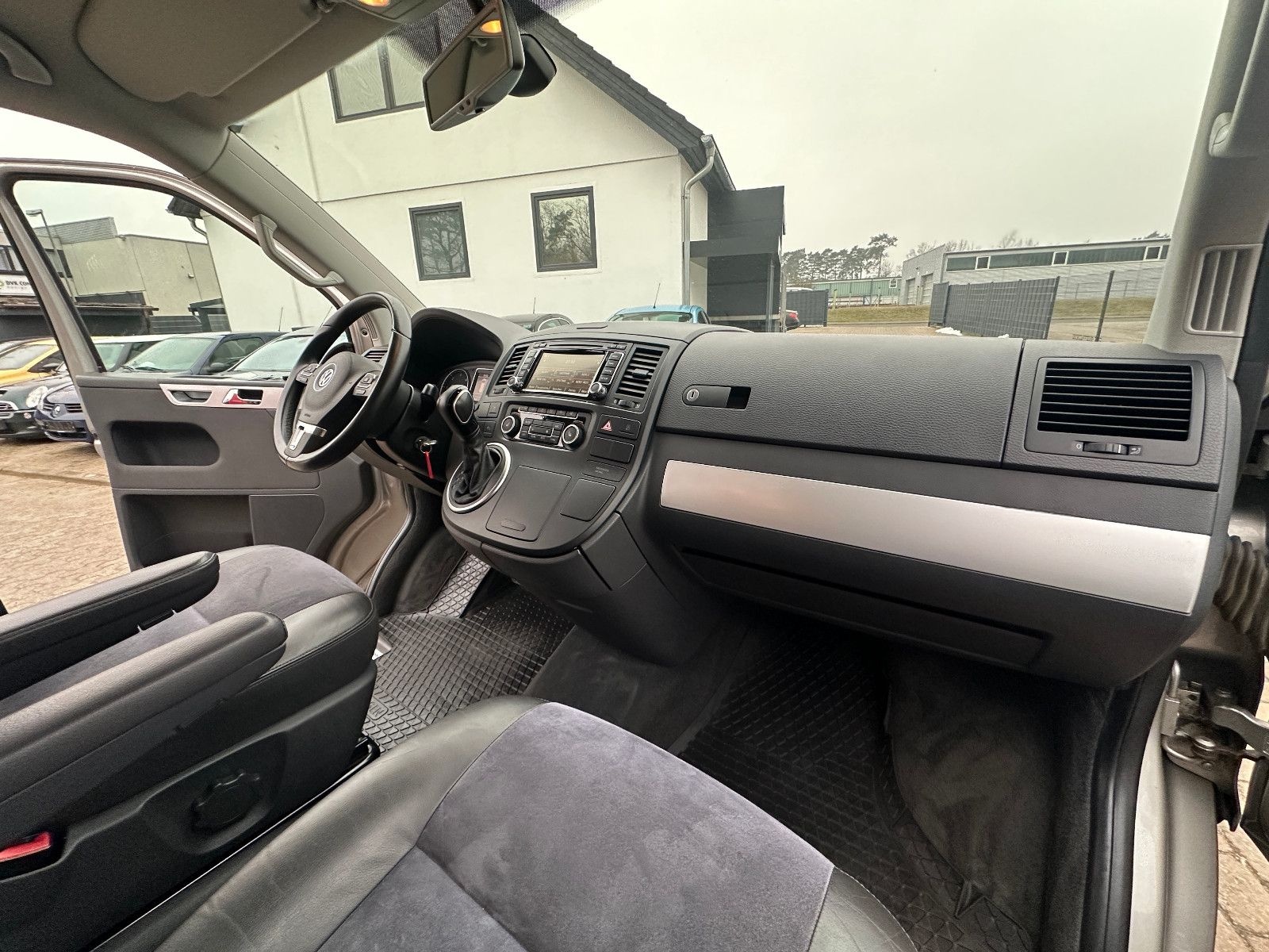 Volkswagen T5 Multivan Comfortline lang 2.0 DSG 2x Schiebet foto 20