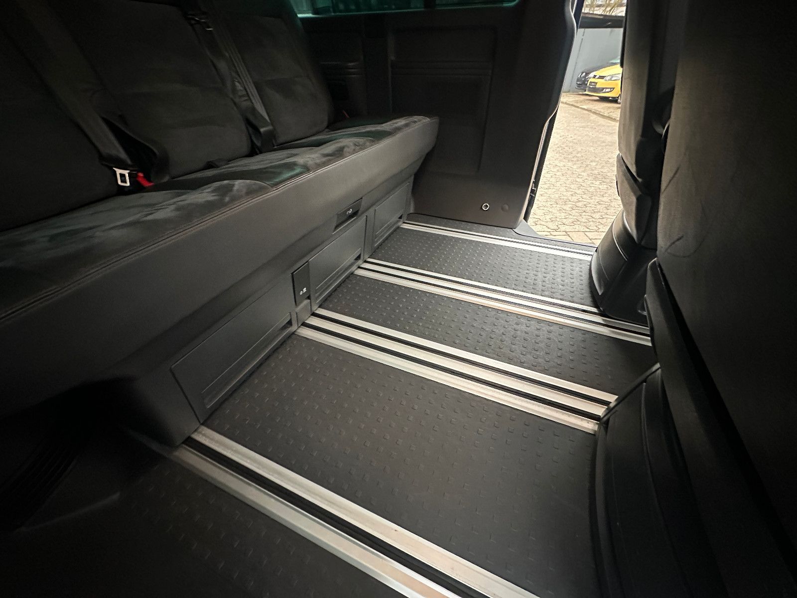 Volkswagen T5 Multivan Comfortline lang 2.0 DSG 2x Schiebet foto 23